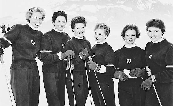 1955: Die österr. Damenriege, v.l.: Thea Hochleitner, Lotte Blattl, Luise Jaretz, Putzi Frandl, Regina Schöpf, Hilde Hoffherr.