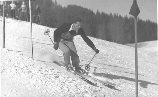 The Austrian Thäus Schwabl won 1937 and 1946 the Downhill.