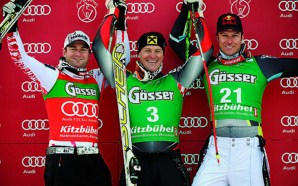 Super-G Sieger Ivica Kostelic (CRO) mit dem Österreicher Georg Streitberger (l.) und dem Norweger Aksel Lund Svindal.