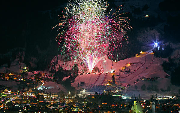 Feuerwerk bei der abendlichen Siegerehrung. Foto: © copyright!