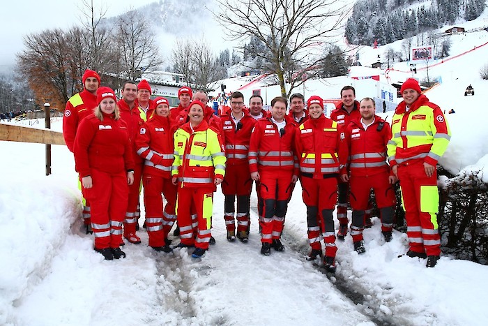 Teamwork bei den Hahnenkamm- Rennen