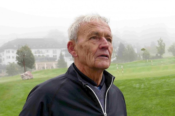 Egon Zimmermann besuchte alljährlich auch das Toni Sailer Golf Memorial in der Gamsstadt sowie die Hahnenkamm-Rennen. Er hatte eine enge Verbindung zu Kitzbühel.