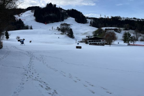 Kitzbühel früher Wintereinbruch - Ein erster Blick auf Streif und Ganslern