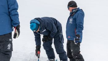 Strahlende Gesichter bei Schneekontrolle der FIS