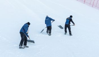 Reges Treiben entlang der (fast) rennfertigen Streif