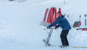 Reges Treiben entlang der (fast) rennfertigen Streif