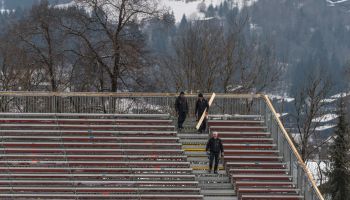 Reges Treiben entlang der (fast) rennfertigen Streif