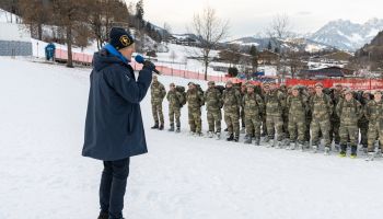 Soldaten mit besonderer Story in Kitzbühel angerückt