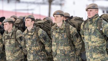 Soldaten mit besonderer Story in Kitzbühel angerückt