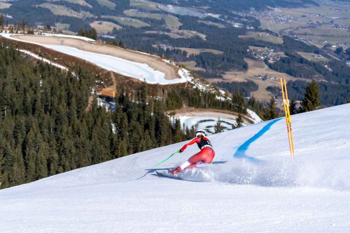 Floobe Magdalena Egger takes her first EC-victory on the Streif
