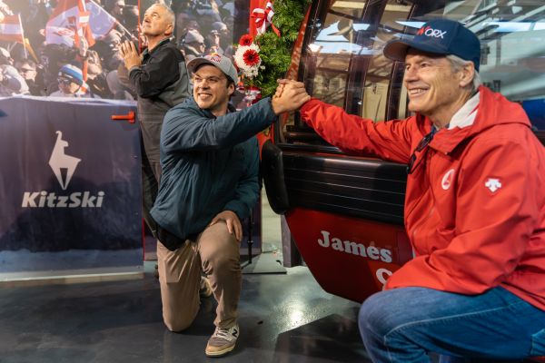 Ski-Kanada feiert auf dem Hahnenkamm