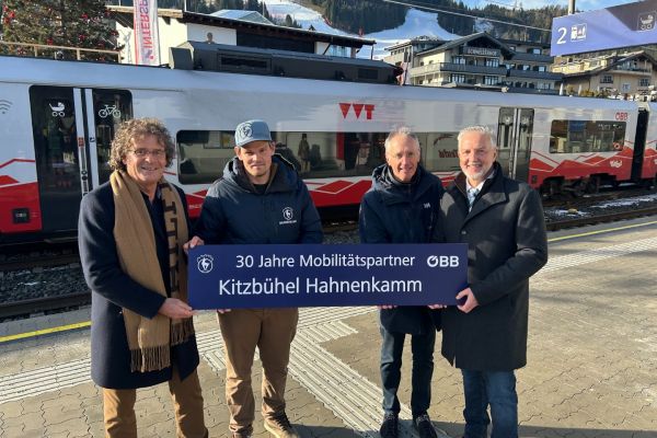 ÖBB-Projektleiter Markus Moser, KSC-Generalsekretär Jan Überall, KSC-Präsident Michael Huber, ÖBB-PV-Regionalmanager Werner Dilitz im Dezember