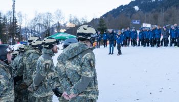 94 Soldiers Support the Races